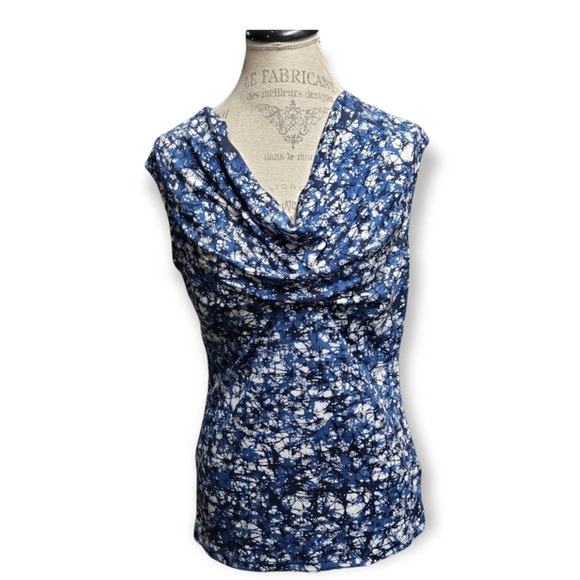 Michael Kors Tops - Michael Kors Blue & White Shirt Sleeved Blouse • Size Small